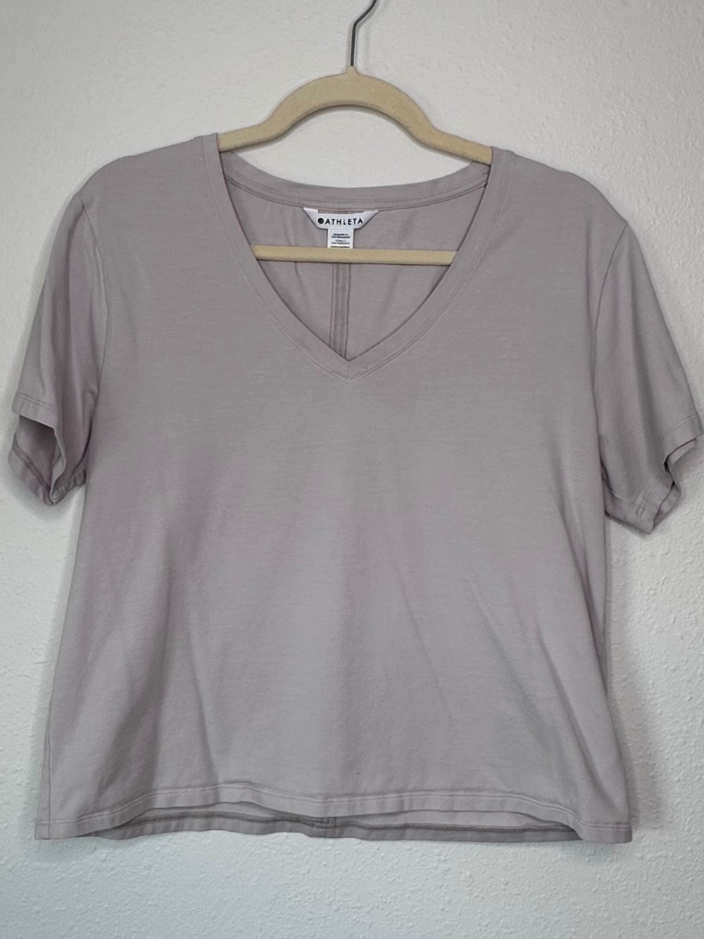 Athleta Essential V-Neck Short Sleeve Tee, Bone/Cream, Size Medium